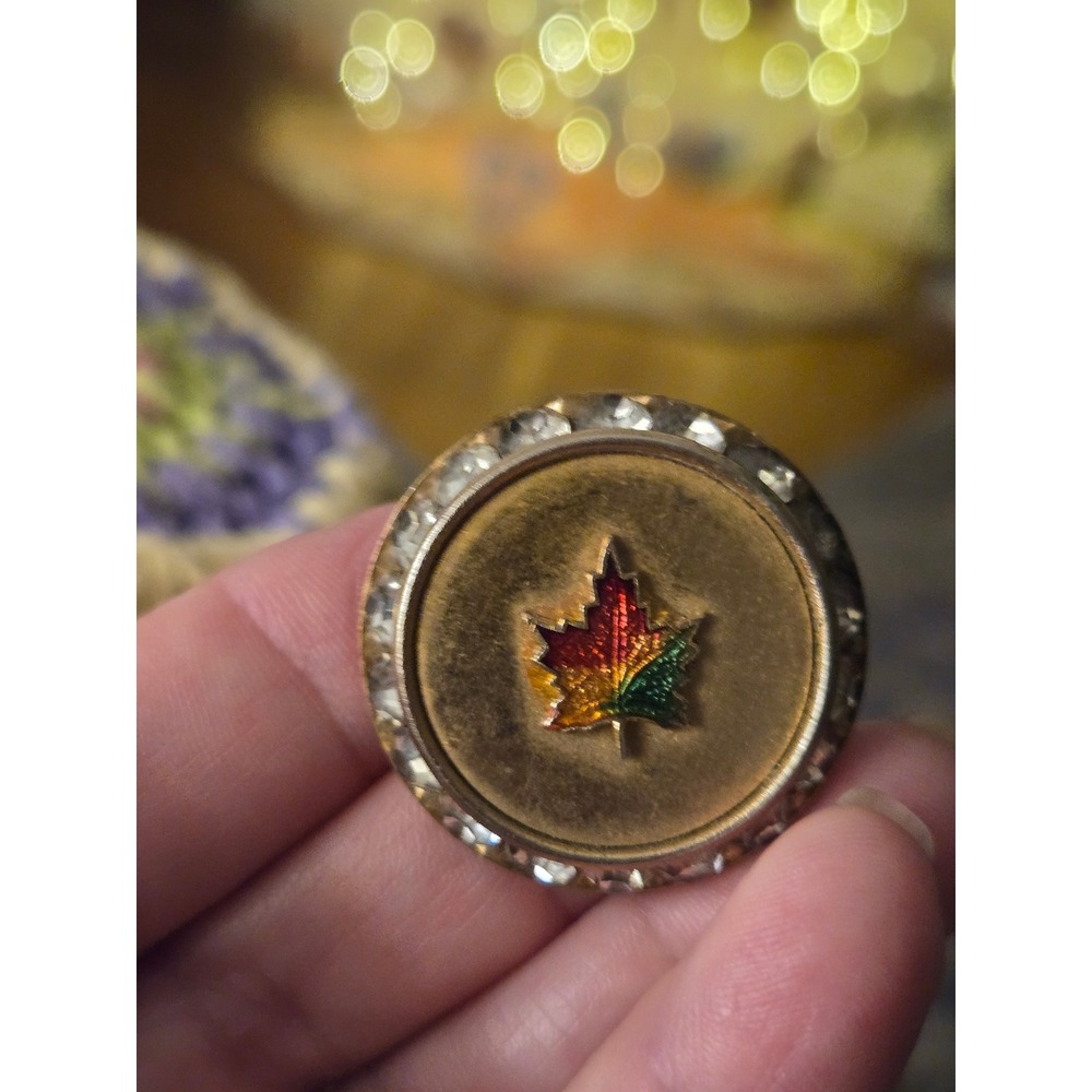 Maple Leaf Canadian Brooch Vintage Goldtone Collectible Rare Hockey